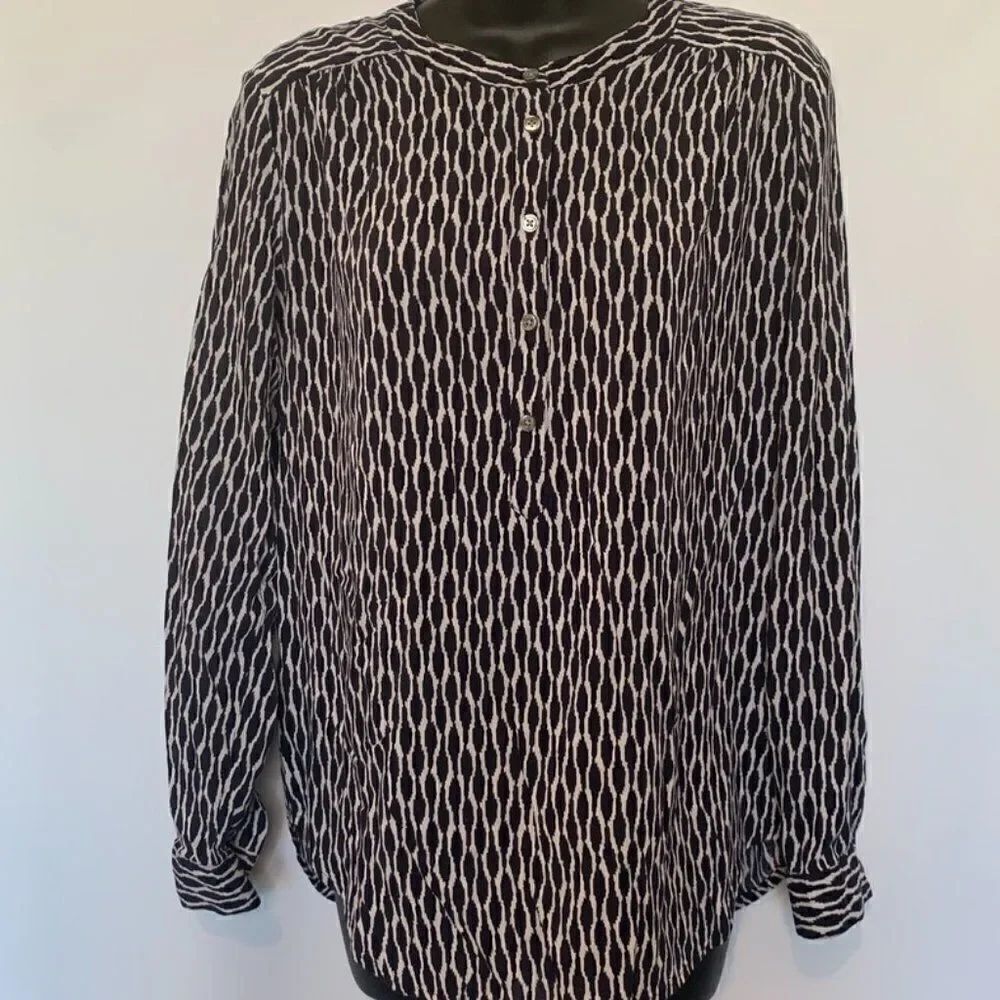 LOFT Collarless 1/4 Button Long Sleeve Blouse